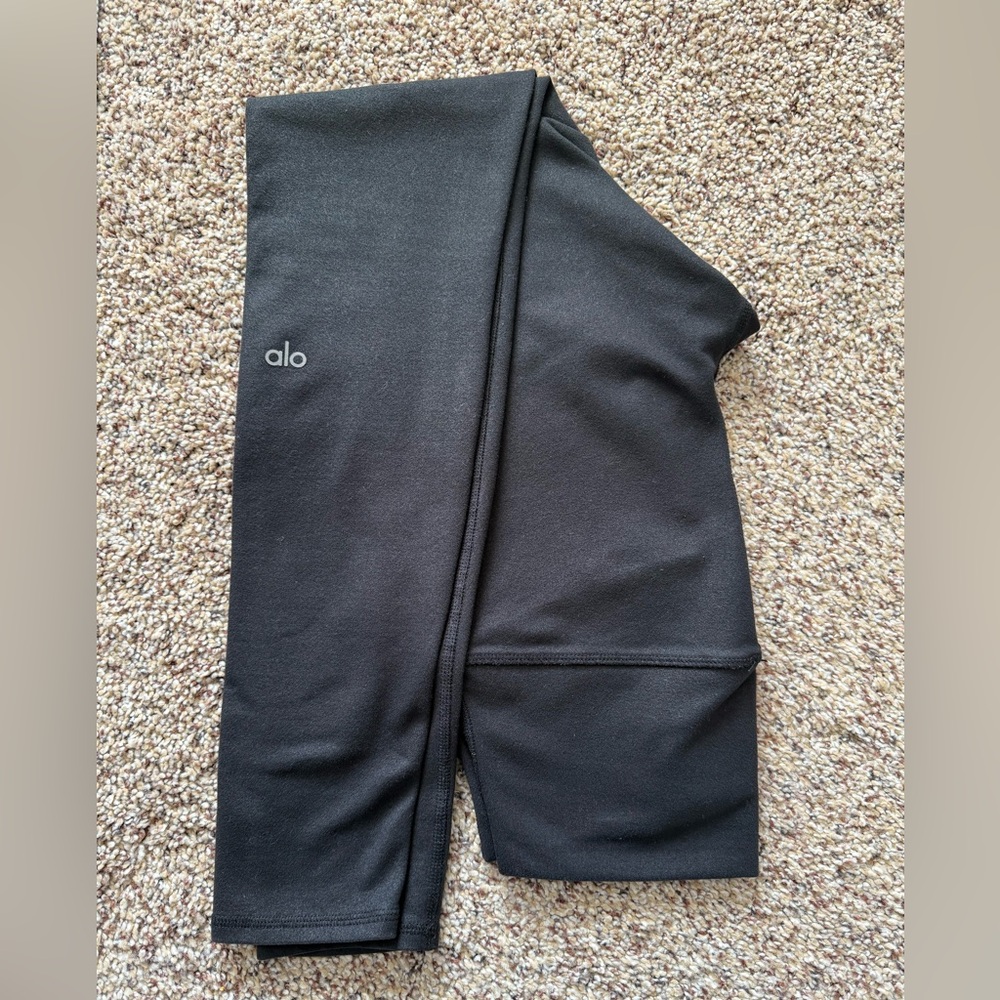 ALO Yoga Black Leggings Performance Wear Size S Inseam27”-EUC